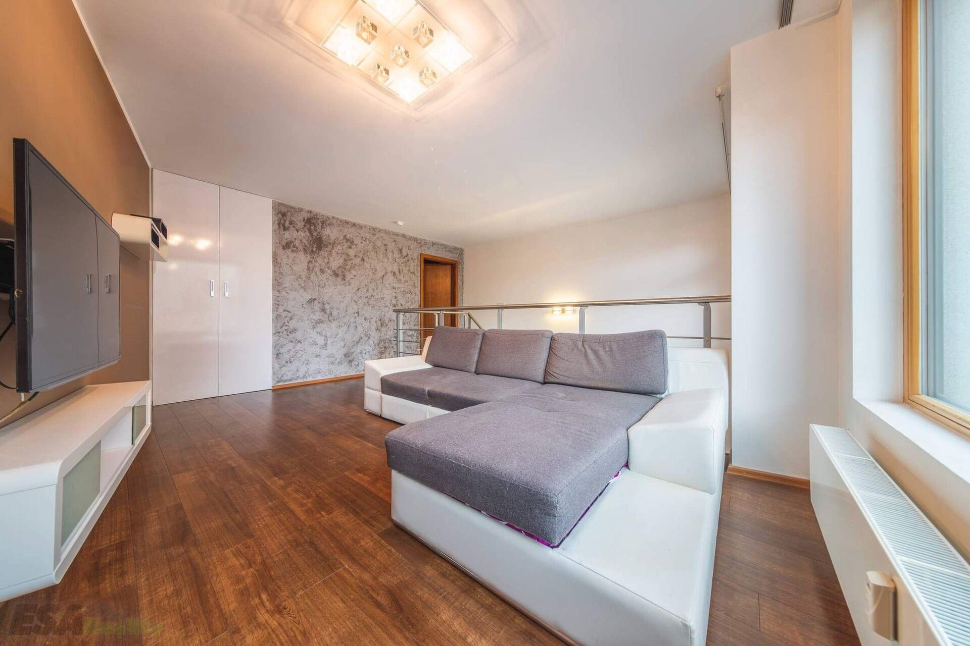 Pronájem bytu 2+kk, 54m2, balkon 2m2, Praha 8 - Libeň