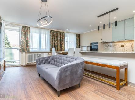 Pronájem bytu 3+kk, 70m², lodžie 7m², Praha 9 - Letňany