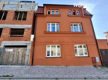 Pronájem - komerční objekt, jiný, 185 m²