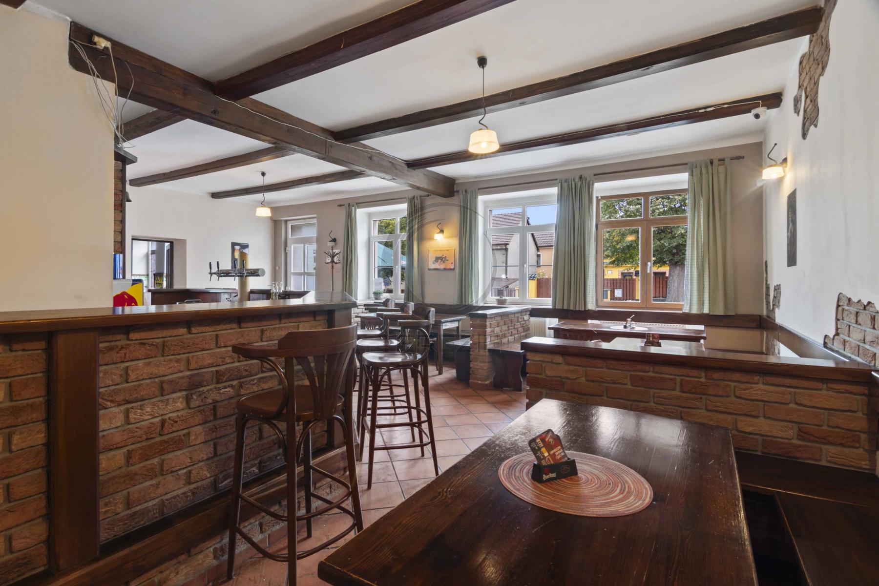 Objekt určený k bydlení či podnikání, Zlonice