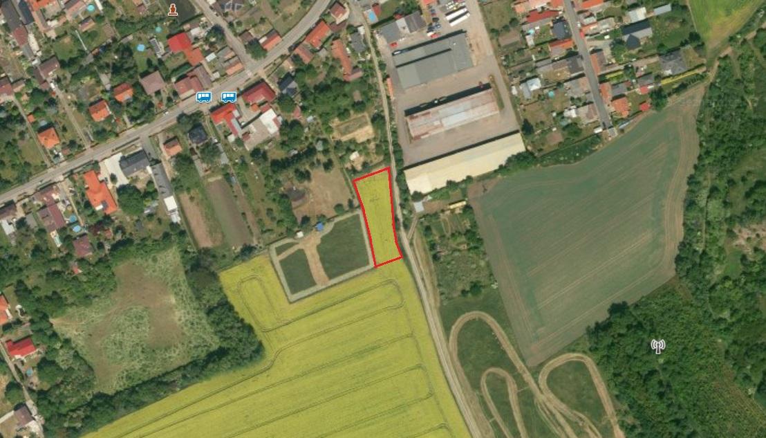 pozemek letecký pohled