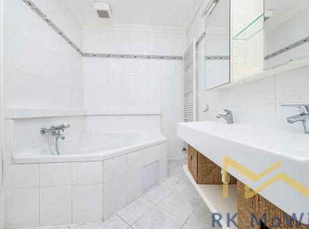 Pronájem bytu, 4+1, 186 m²