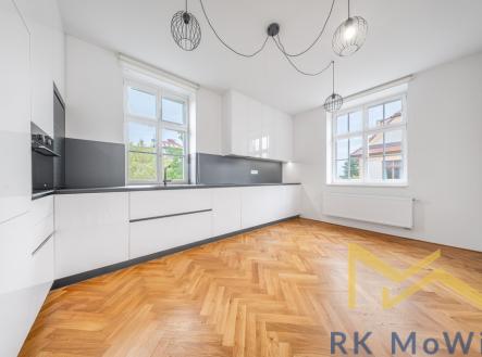 Pronájem bytu, 3+1, 140 m²