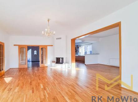 Pronájem domu/vily, 360 m²