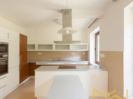 Pronájem domu/vily, 417 m²