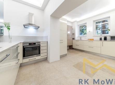 Pronájem domu/vily, 259 m²