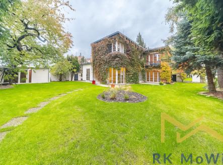 Pronájem domu/vily, 259 m² obrázek