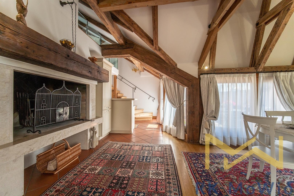 Truhlářská - podkrovní byt (2)