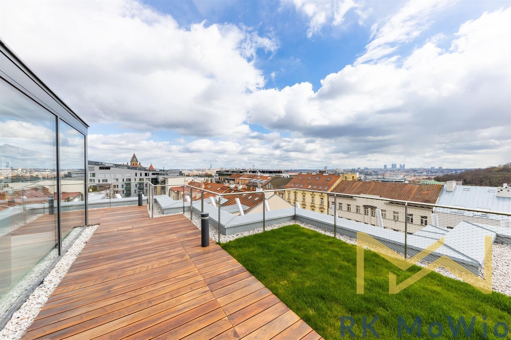 holeckova-604-6-hdr.jpg