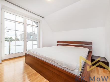 Pronájem domu/vily, 253 m²