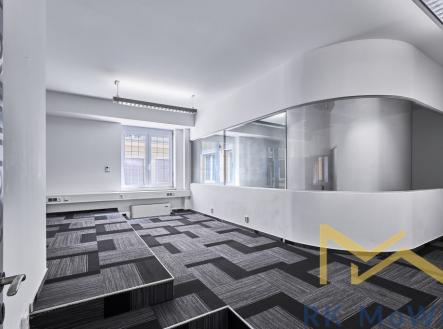 Pronájem kanceláře, 244 m²