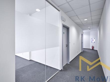 Pronájem kanceláře, 401 m²