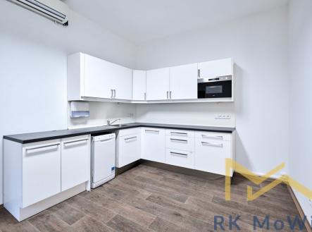 Pronájem kanceláře, 401 m²