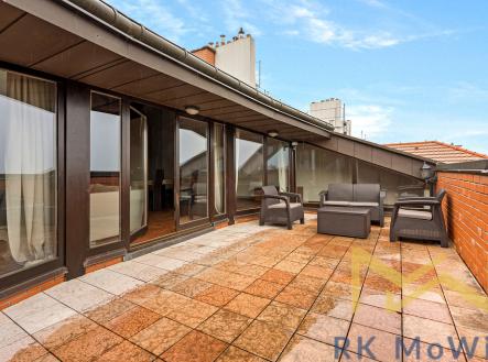 Pronájem bytu, 4+1, 305 m²