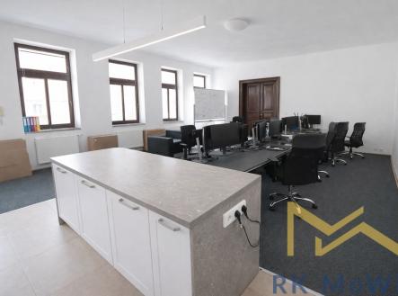 Pronájem kanceláře, 71 m²