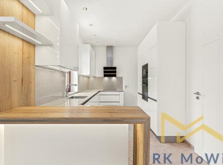 Pronájem domu/vily, 243 m²