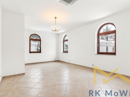 Pronájem domu/vily, 243 m²
