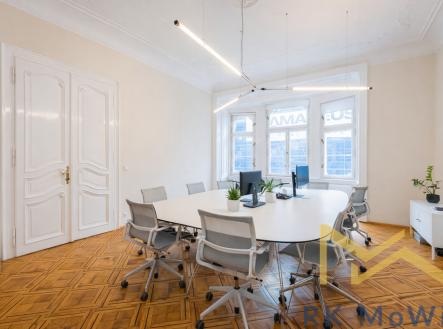 Pronájem kanceláře, 319 m²