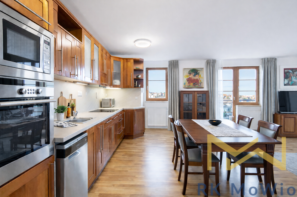 modern-kitchen-with-dining-area.png