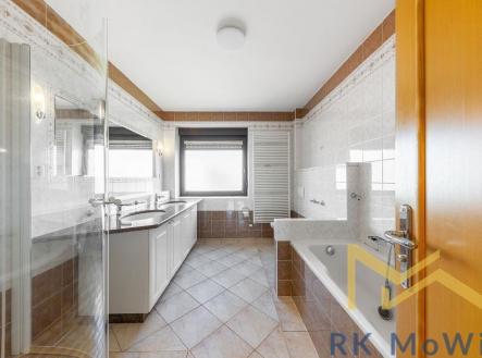 Pronájem domu/vily, 240 m²