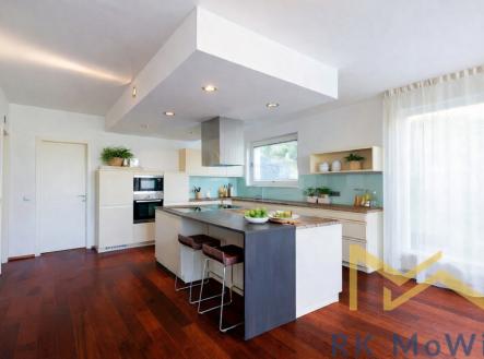 Pronájem domu/vily, 219 m²