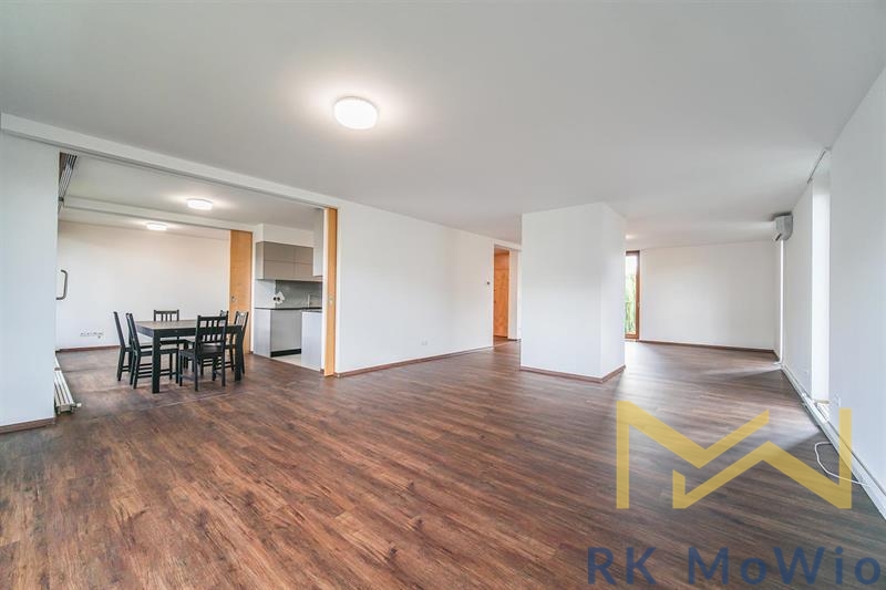 Byt, Charlese de Gaulla (3)