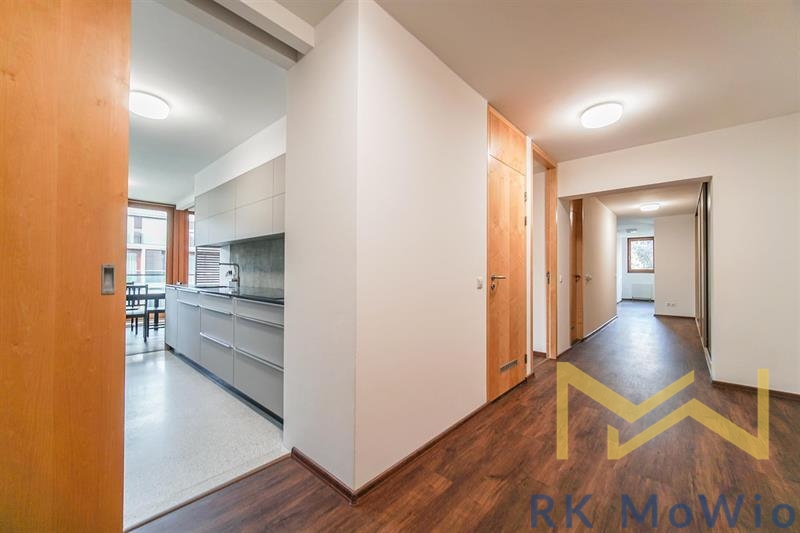 Byt, Charlese de Gaulla (18)