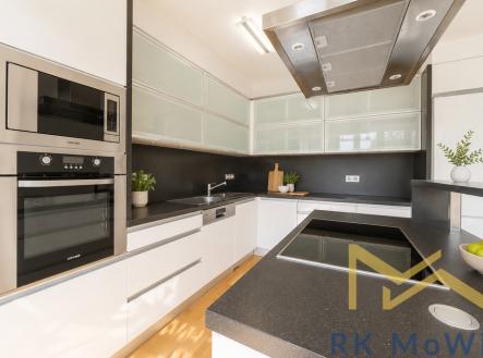 Pronájem domu/vily, 360 m²