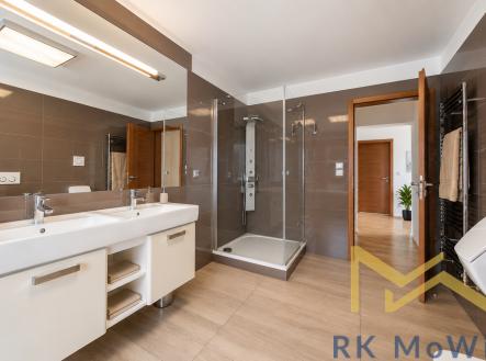 Pronájem domu/vily, 360 m²