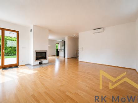 Pronájem domu/vily, 360 m²