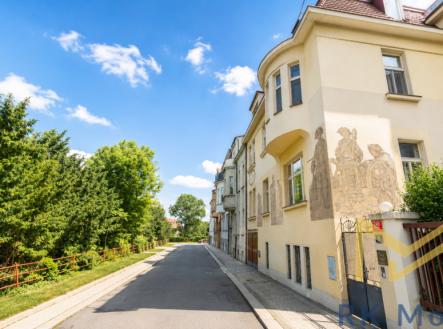 Pronájem bytu, 5+1, 240 m²