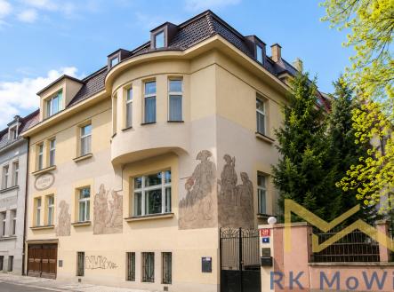 Pronájem bytu, 5+1, 240 m²