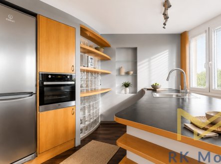 Kompletně vybavený, jedno ložnicový byt s terasou na Praze 4 - Podolí