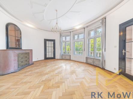 Pronájem kanceláře, 272 m²