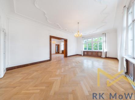 Pronájem kanceláře, 272 m²