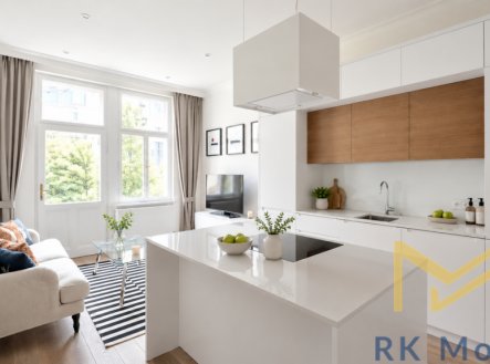 Luxusně zařízený byt 2+kk s balkónem na náměstí Jiřího z Poděbrad