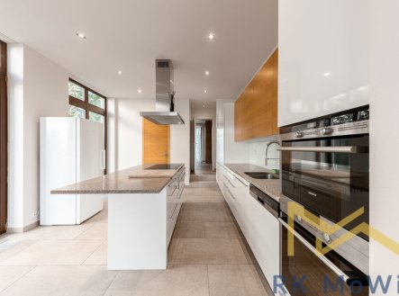 Pronájem domu/vily, 400 m²