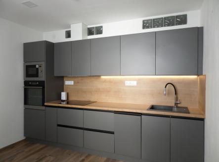Pronájem bytu, 2+1, 55 m²