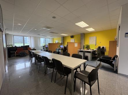 Pronájem kanceláře, 178 m²