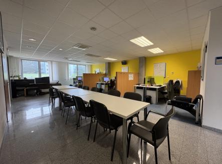 Pronájem kanceláře, 178 m²