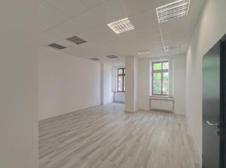 Pronájem kanceláře, 87 m²