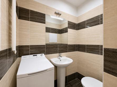 Pronájem bytu, 2+kk, 5 600 m²