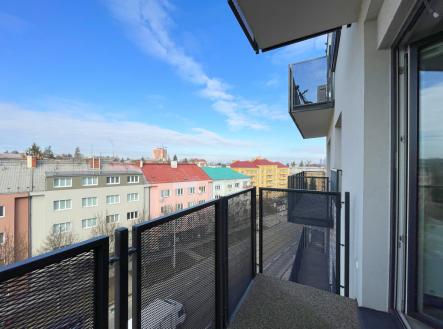 Pronájem bytu, 1+kk, 8 169 m²