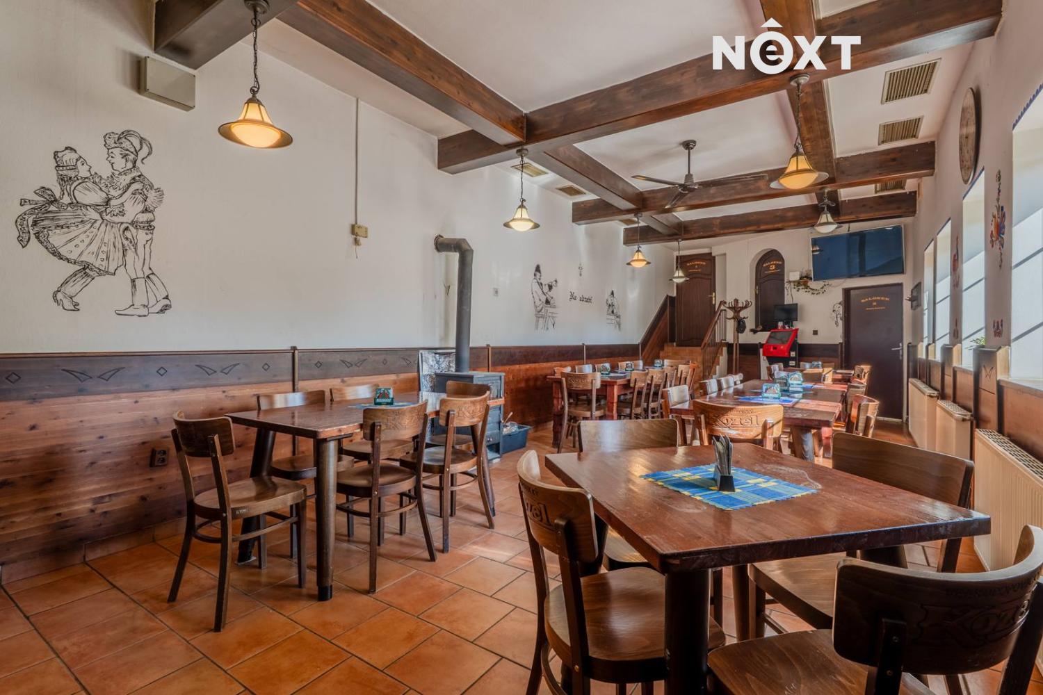 Prodej komerční Restaurace, 302㎡