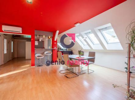 Prodej obchodní prostor, 602 m²