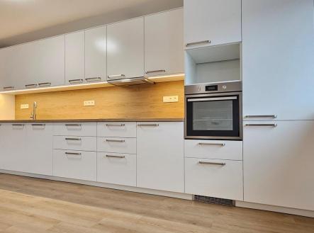 Pronájem bytu, 2+kk, 75 m²