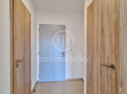 Pronájem bytu, 1+kk, 33 m²