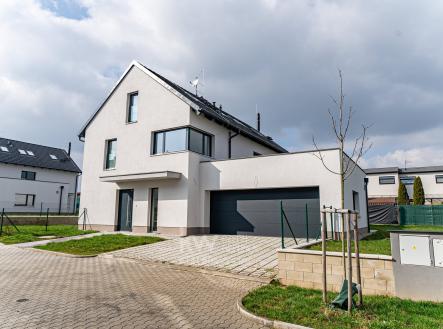 Prodej - dům/vila, 271 m²