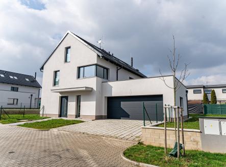 Prodej - dům/vila, 271 m²