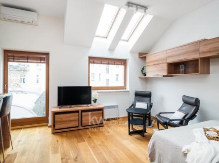 Pronájem bytu, 1+kk, 38 m²